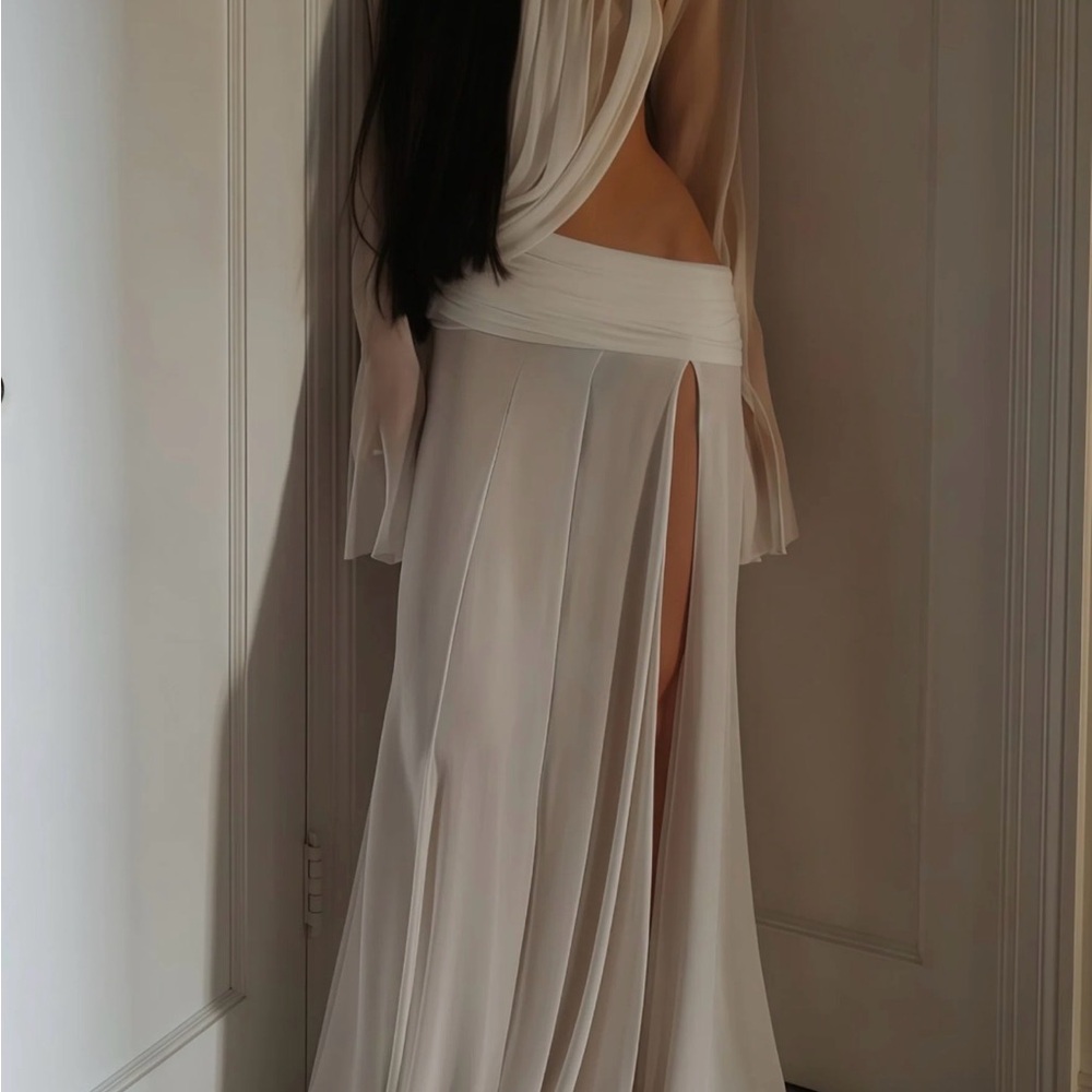 NWT Miss Rosier Guiseppina White Cut-Out High Neck Set with Maxi Skirt - Picture 2 of 9